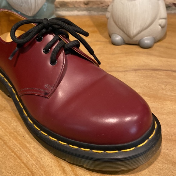 MOVING SALE: EUC Dr. Martens Oxford Shoes 👞! - Picture 5 of 9